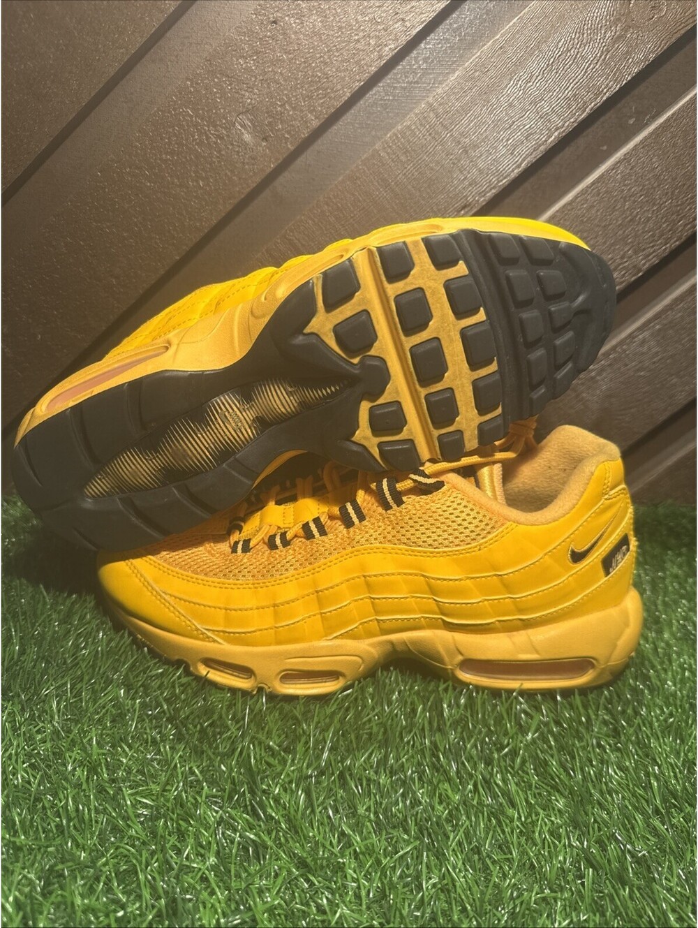 Size 9.5 - Nike Air Max 95 City Special - NYC No Box